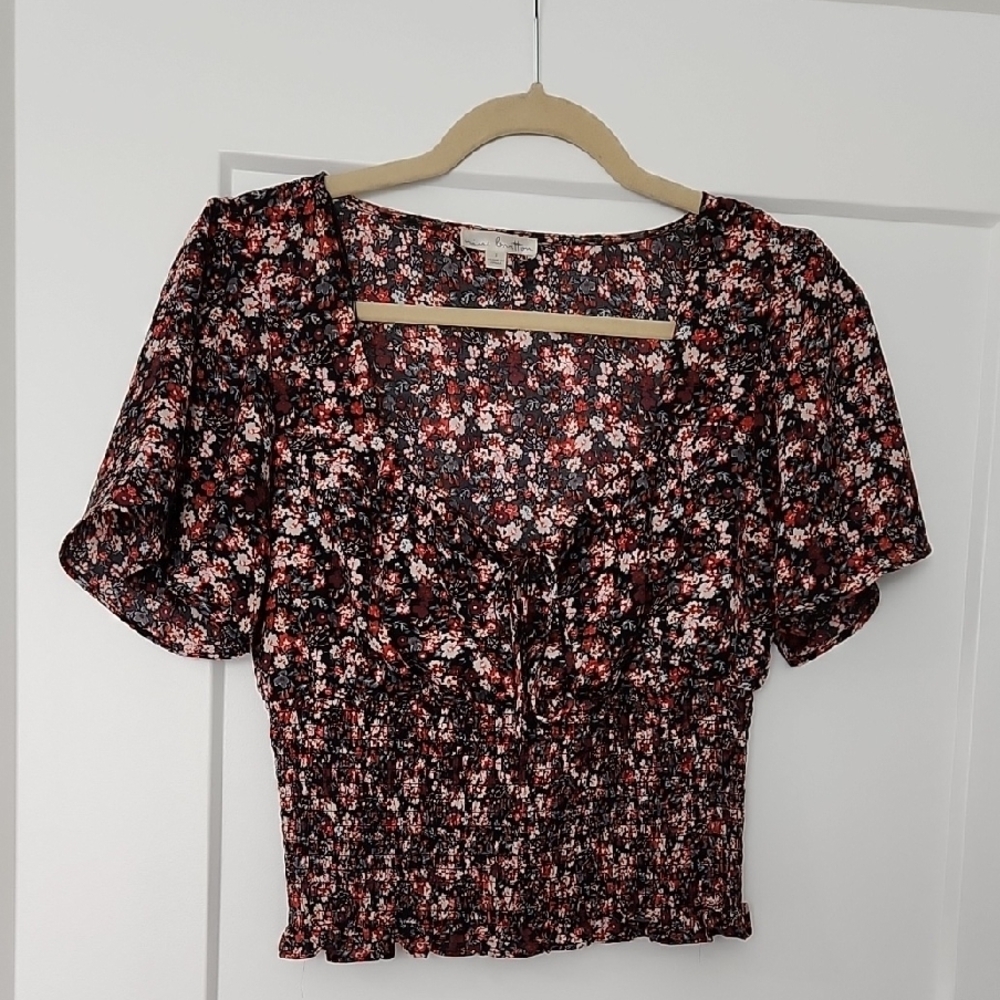 Floral Smocked Women's Top - Picture 1 of 8